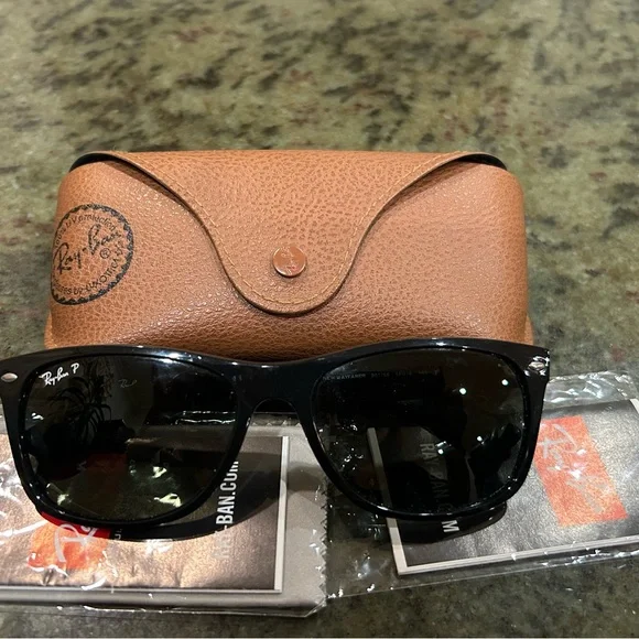 Ray- Ban Sunglasses in Black, like new
